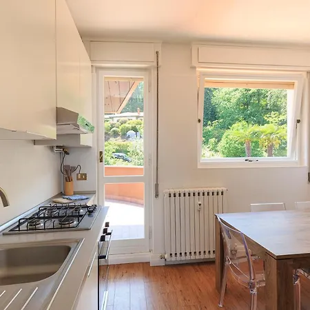 Miralago * ستريزا